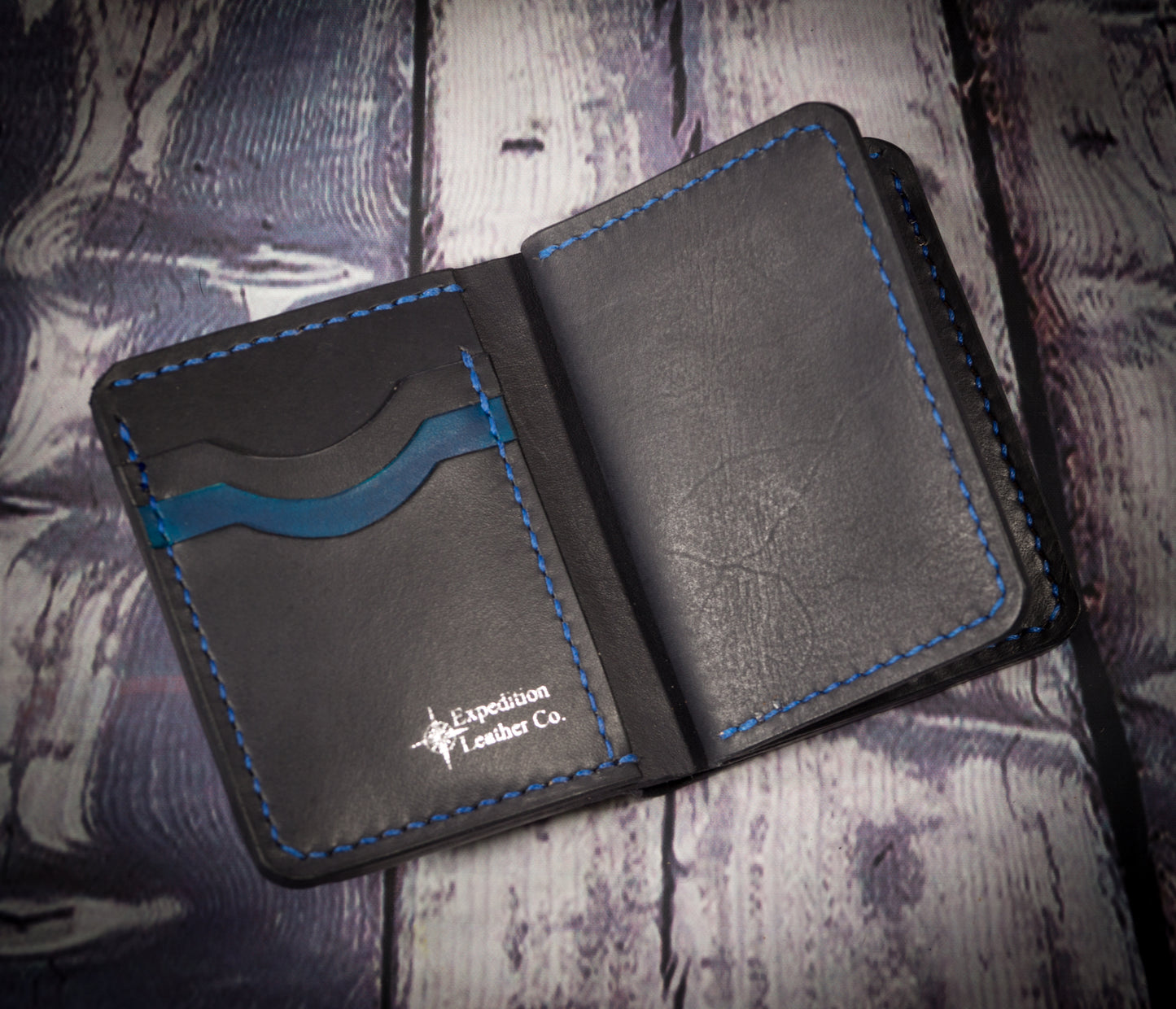 Vertical Bi-fold wallet Thin Line