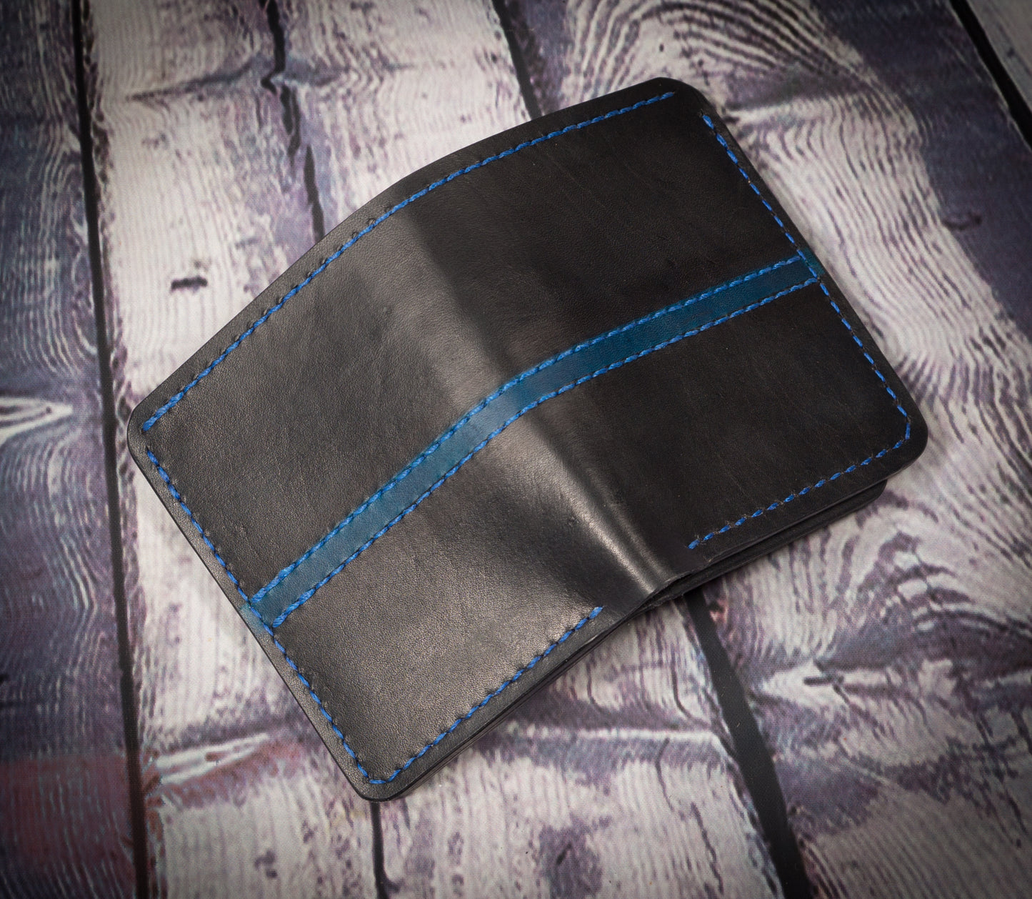 Vertical Bi-fold wallet Thin Line